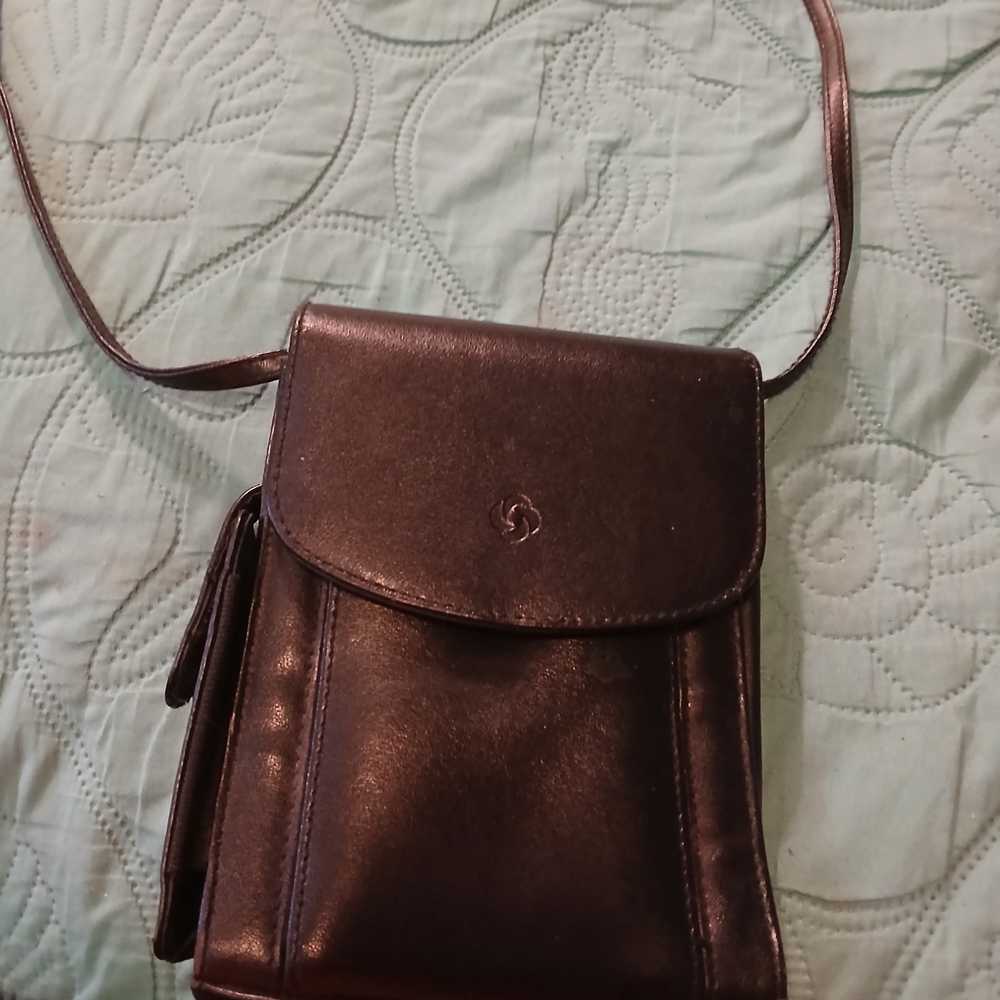 Elegant Black Leather Shoulder Bag